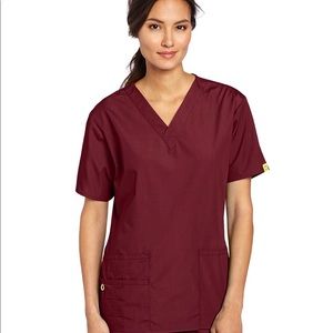 Wonderwink V neck scrub top +flare 6 pocket pants